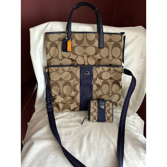 Crossbody Signature Foldover - Khaki/Navy F23304 Khaki/Navy Jacquard Tote 14"L x - Picture 1 of 10